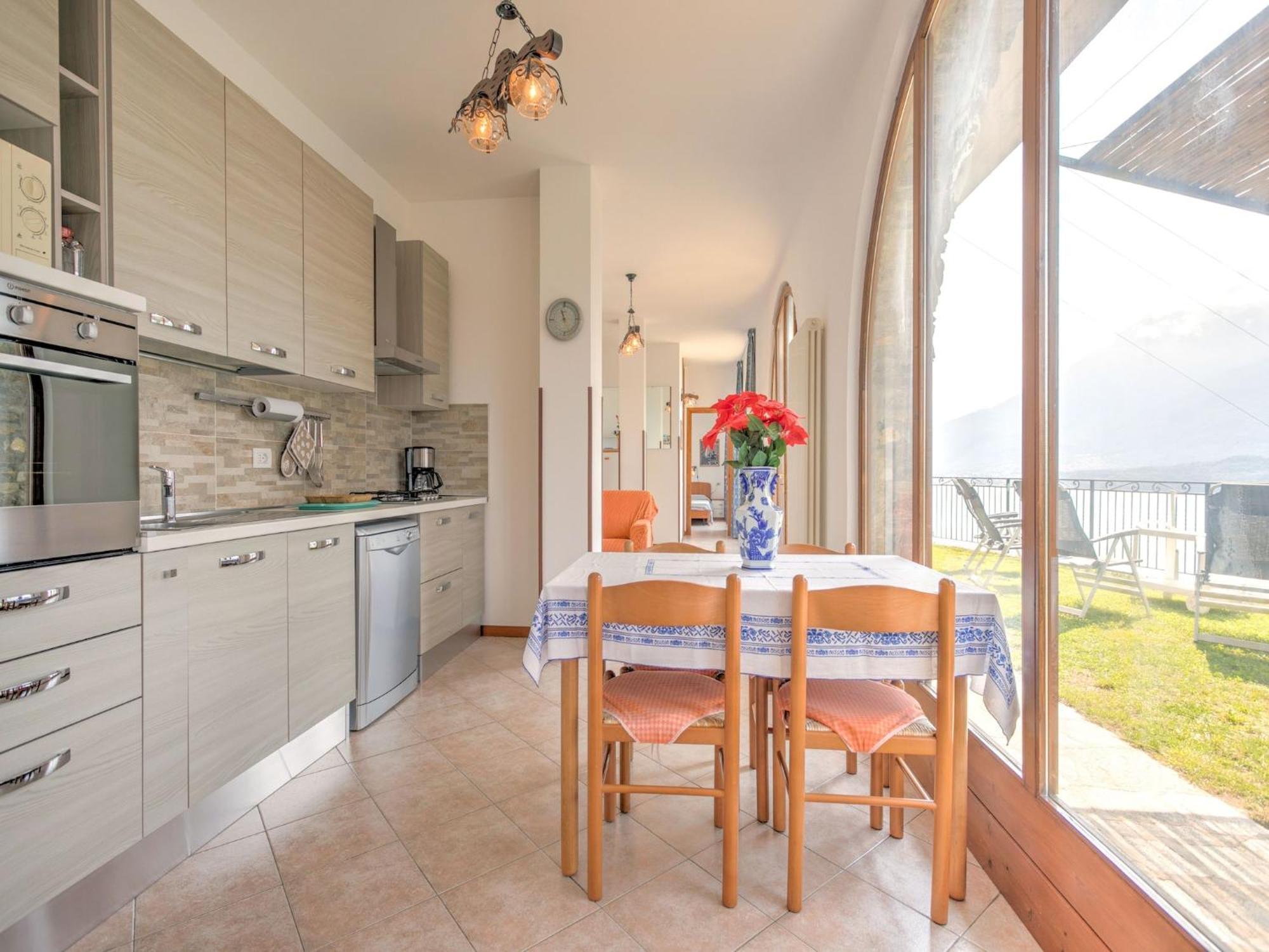 Wonderful Flat With Swimming Pool Lift And Garden Apartment Граведона Екстериор снимка