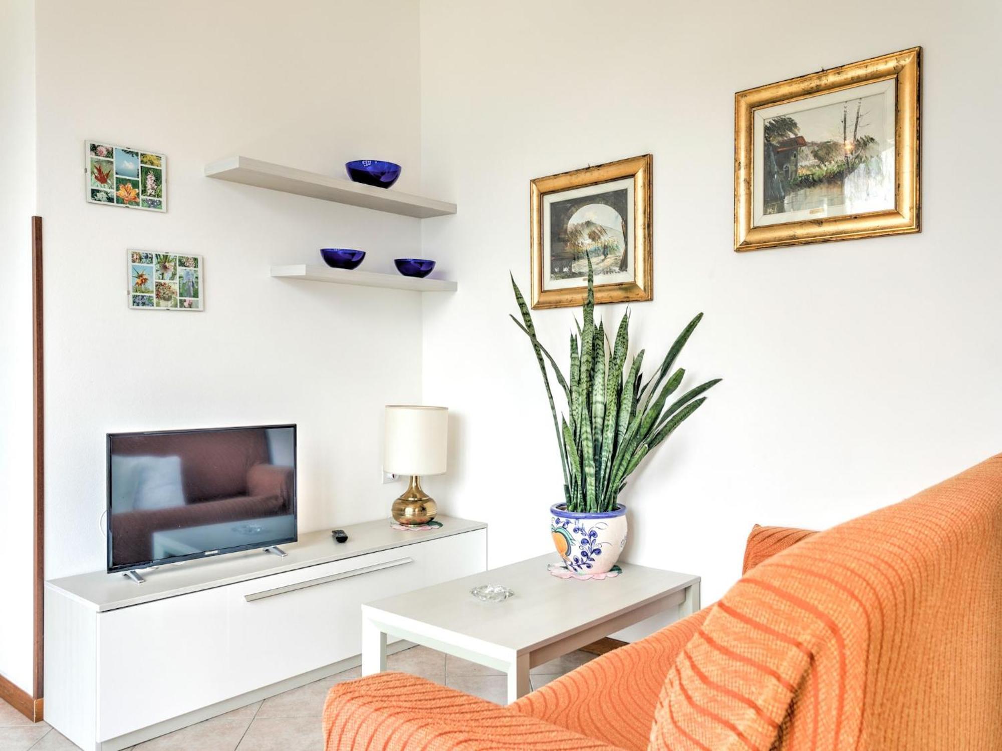 Wonderful Flat With Swimming Pool Lift And Garden Apartment Граведона Екстериор снимка
